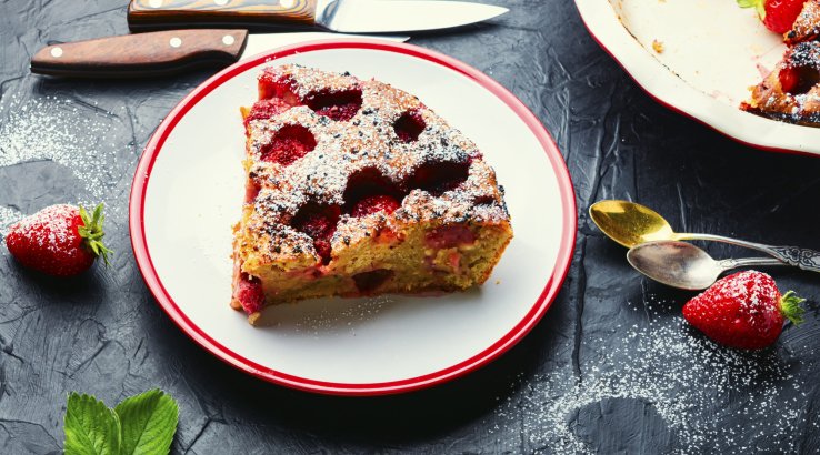 Пиріг з полуницею в мультиварці