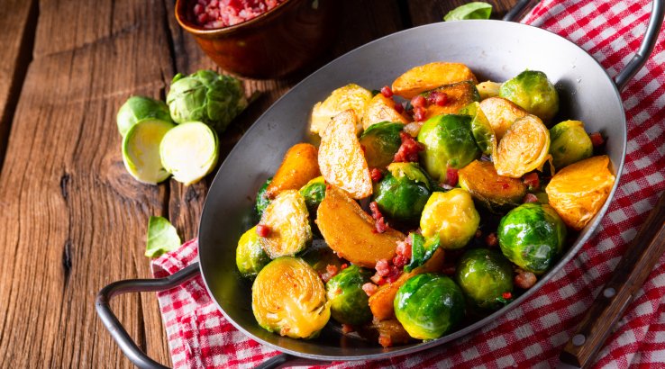 Брюссельська капуста зі смаженими горіхами