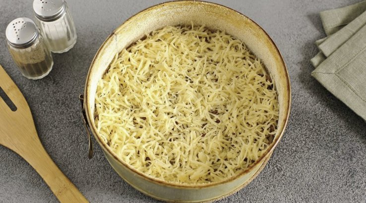 Куряча печінка із сиром і овочами