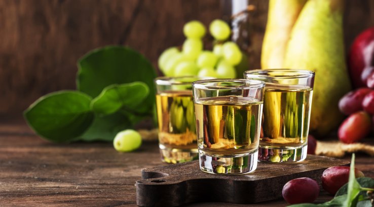 Проста домашня наливка з груш