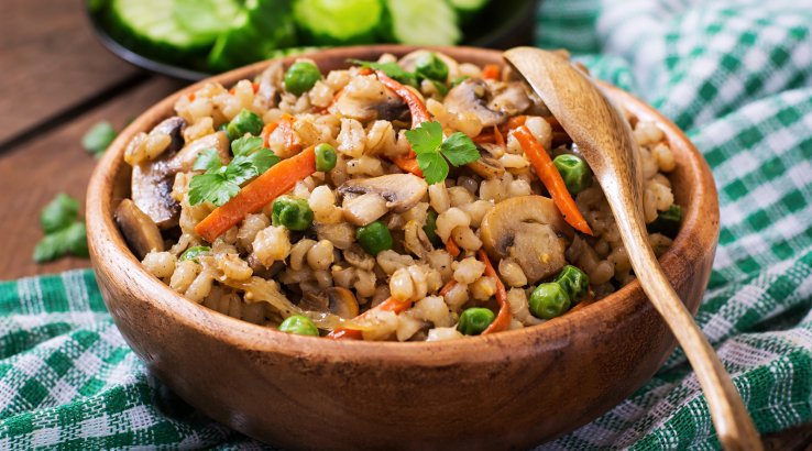 Вегетаріанський плов з перловкою та грибами