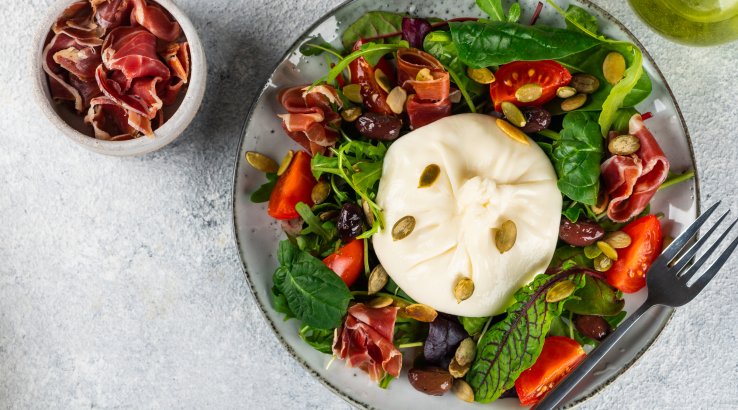 Хлібний салат з буратою