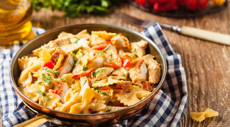 паста фарфалле з овочами