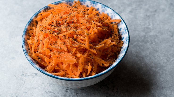 Морква по-грузинськи з горіхами