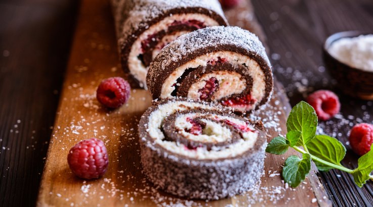 Кокосово-шоколадний рулет