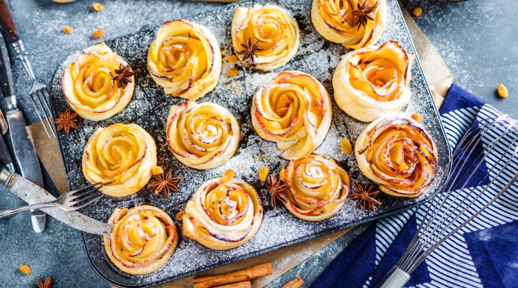 Яблучні слойки-трояндочки з корицею