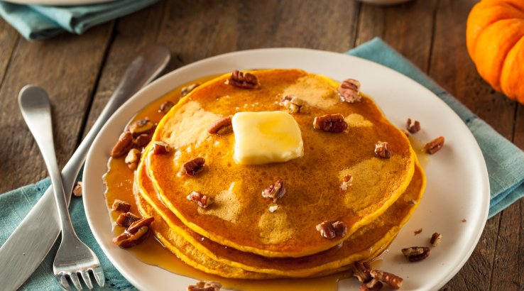 Апельсинові млинці з морквою