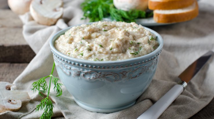 Плавлений сир з грибами