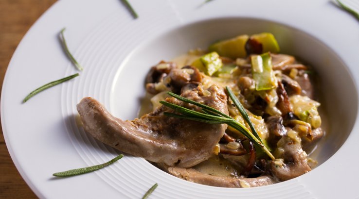 Телячий язык с изюмом