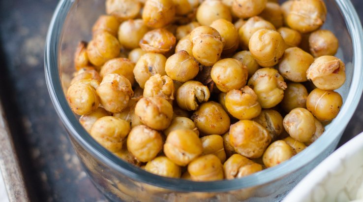 Смажений нут із сиром пармезан