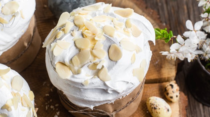 Паска з мигдалевою шапочкою