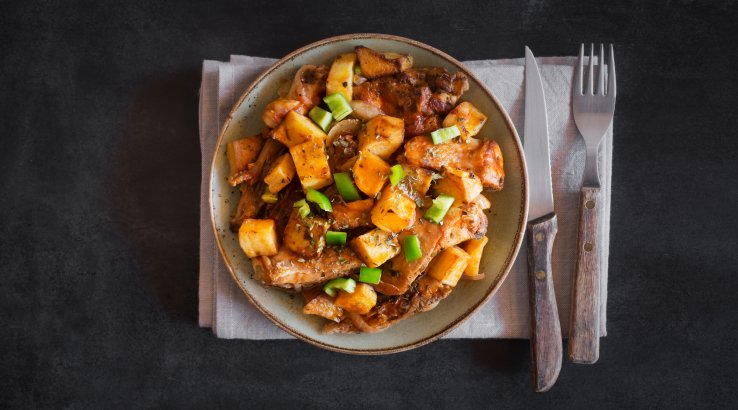 Яловичина з картоплею і овочами