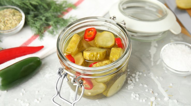 Консервований салат з огірків