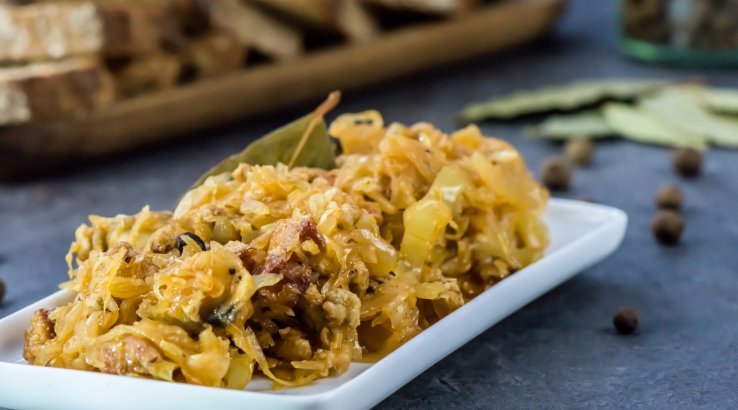 Тушена капуста з фаршем