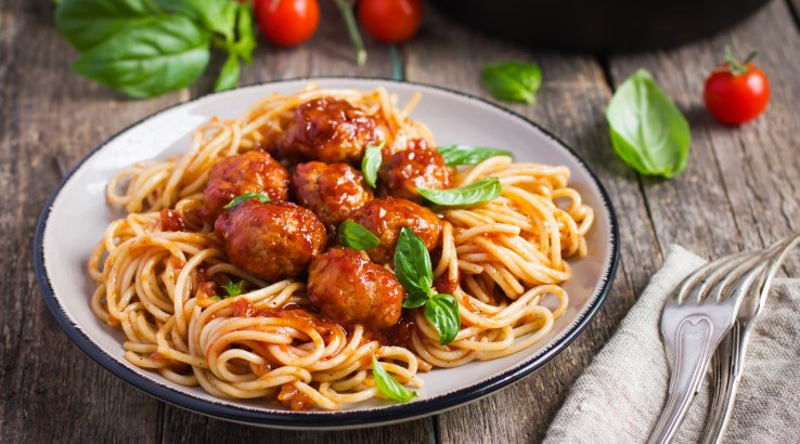 Спагеті з мітболами
