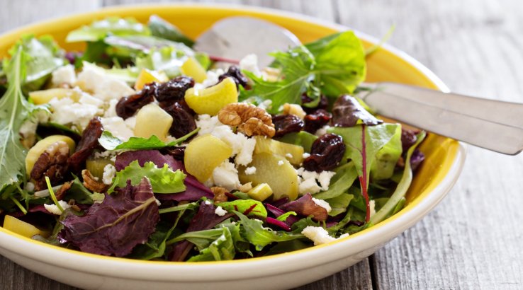 Салат з ревеню, моркви, меду, зелені