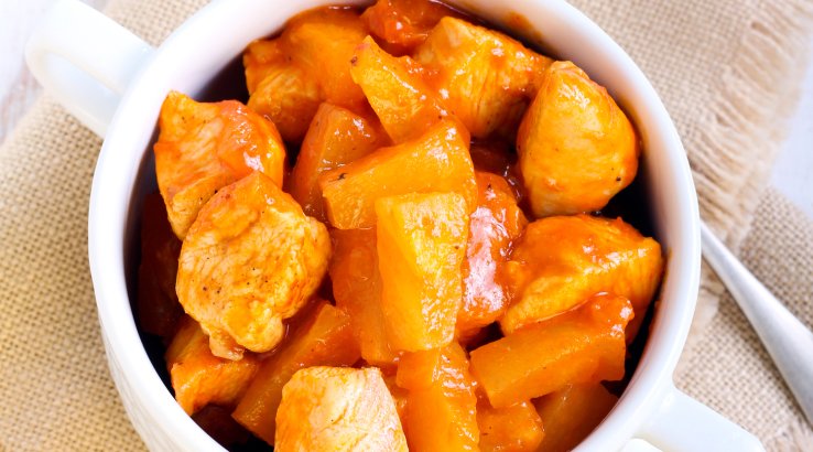 Курка з ананасом у кисло-солодкому соусі