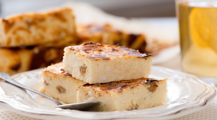 Сырная запеканка с изюмом: рецепт