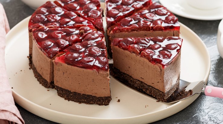 Шоколадний торт з ягідним желе