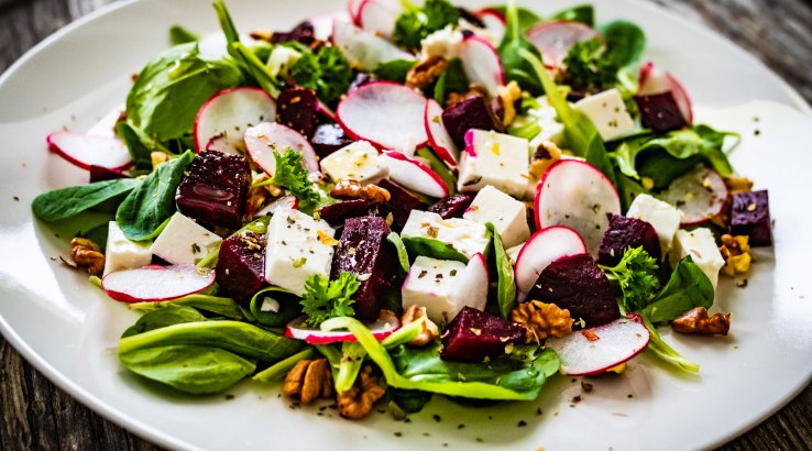 Салат з буряком і редискою