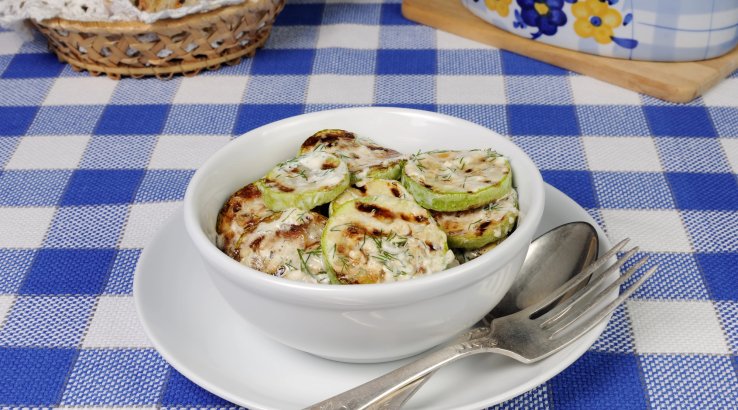 Кабачки, запечені під сиром