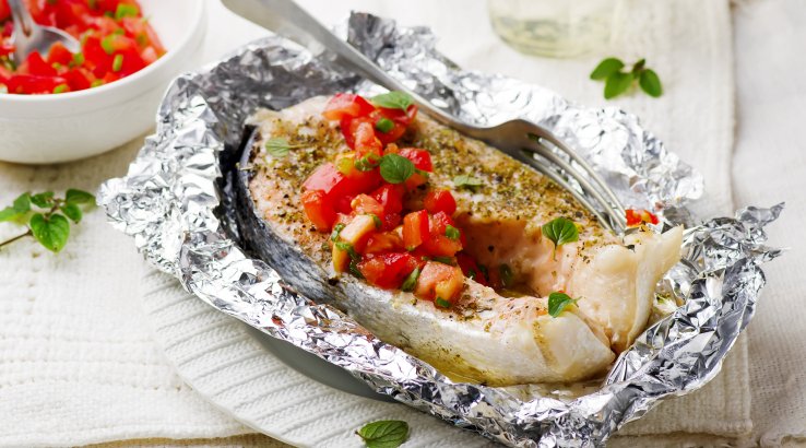 біла риба смажена у фользі