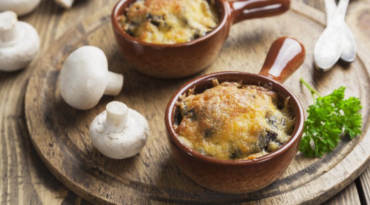 Жульєн з баклажанами і печерицями