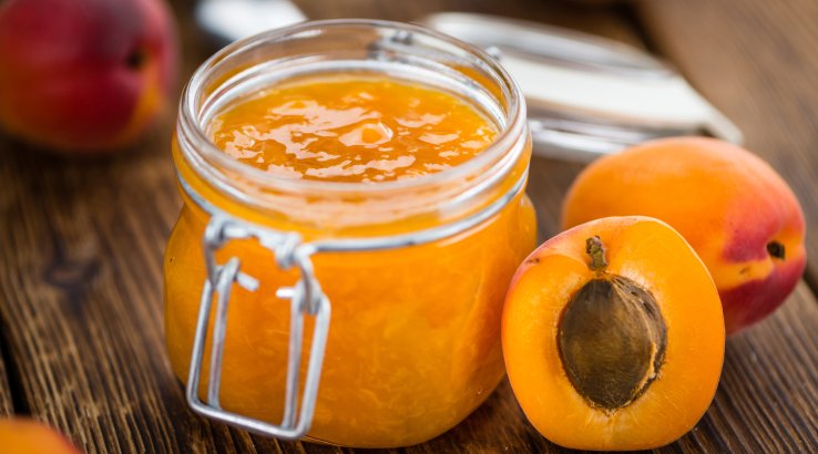 Консервований абрикосовий сік на зиму