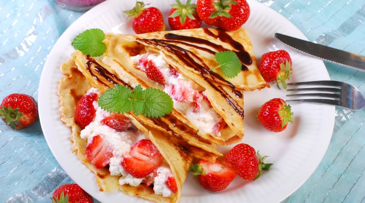 Млинці з полуницею