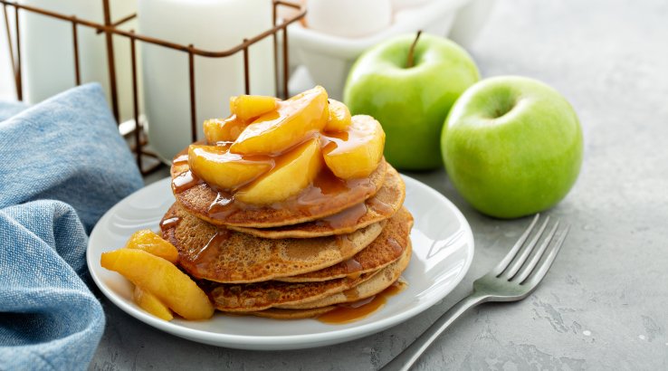 Млинці з яблуками