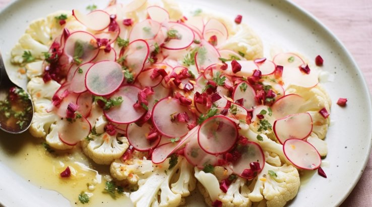 Карпачо з цвітної капусти з редискою