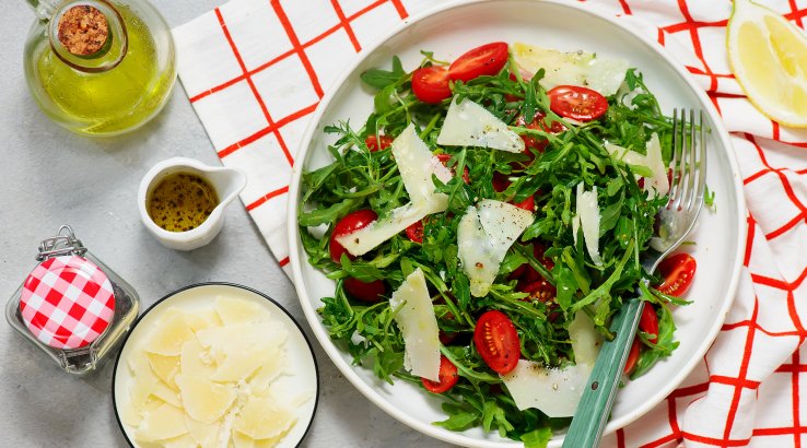 Салат з руколою і помідорами