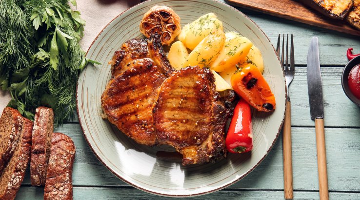 Стейки з цибулевим джемом