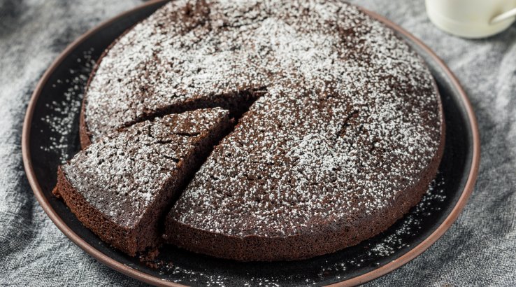 Простий пиріг зі сливовим варенням