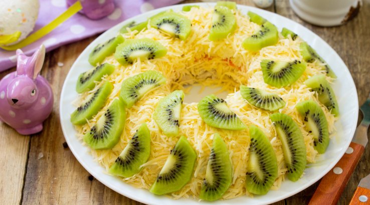 Салат з ківі та крабовими паличками - рецепт