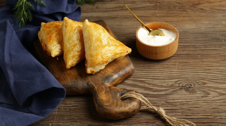 Смажені пиріжки з листкового тіста