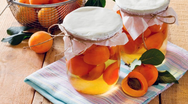 Компот з абрикосів на зиму