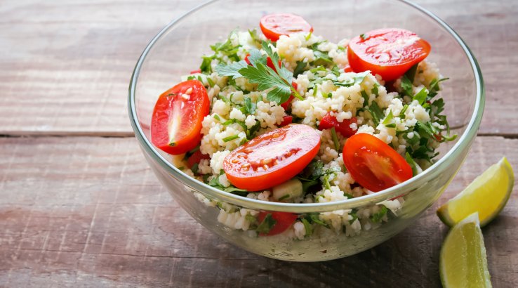 Кускус с помидорами и зеленью