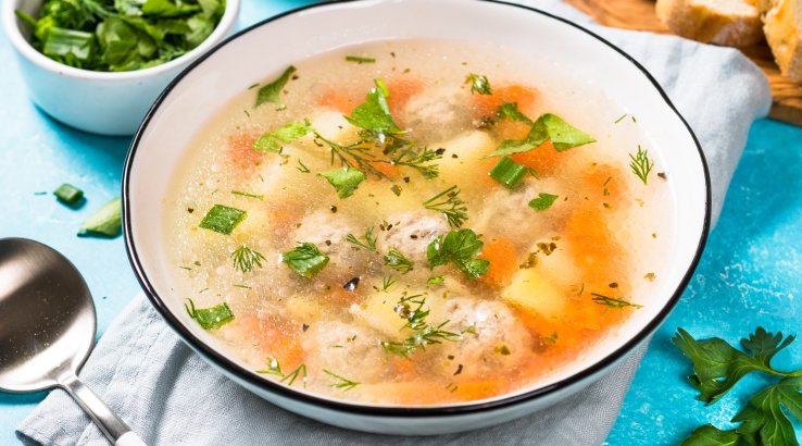 Суп з фрикадельками та рисом