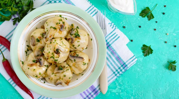 Галушки з куркою і грибами