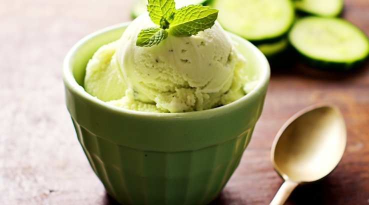 Домашнее мороженое из огурцов и мяты