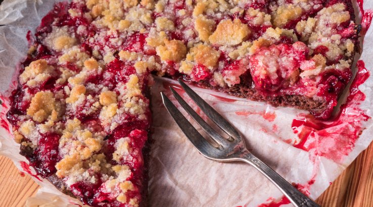 Пиріг з полуницею і штрейзелем