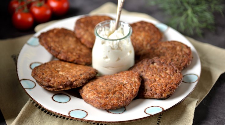 Печінкові оладки з яблуками