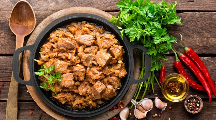 Молода капуста з куркою