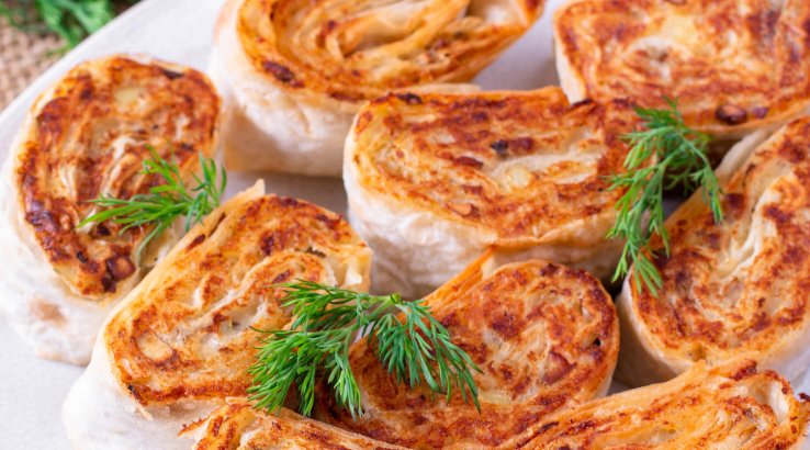 Закуска з лаваша з куркою і плавленим сиром