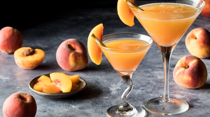 Персиковий коктейль з шампанським