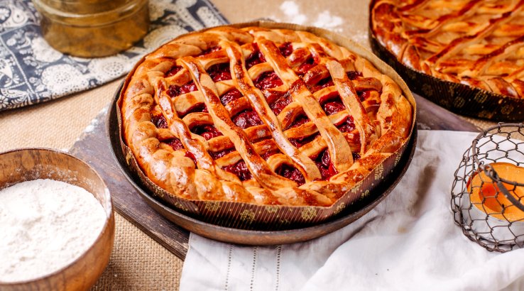 Пирог с ягодным джемом