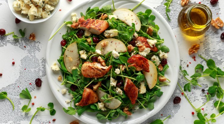 Салат з копченого курячого філе з моцарелою