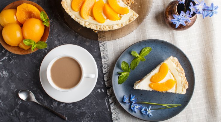 Сирник з персиками