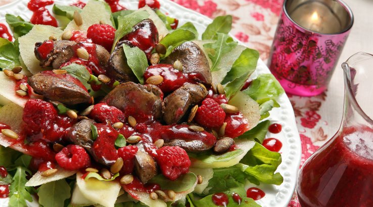 Салат з печінкою, малиною і зеленню
